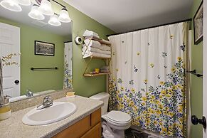 Bingo 1 Bedroom Condo by RedAwning