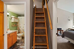 Bingo 1 Bedroom Condo by RedAwning