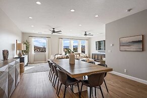 Rock Creek At Desert Color 5 Bedroom Townhouse