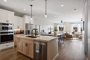 Rock Creek At Desert Color 5 Bedroom Townhouse