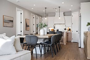 Rock Creek At Desert Color 5 Bedroom Townhouse