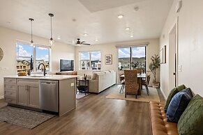 Palm Cove 2 Bedroom Condo