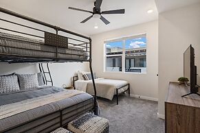 Palm Cove 2 Bedroom Condo