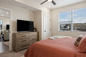 Palm Cove 2 Bedroom Condo