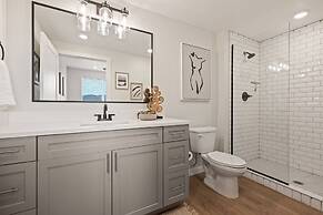 Palm Cove 2 Bedroom Condo