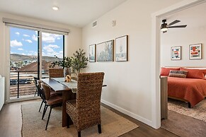 Palm Cove 2 Bedroom Condo