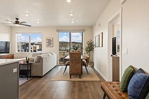 Palm Cove 2 Bedroom Condo