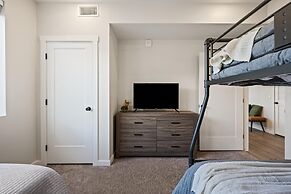 Palm Cove 2 Bedroom Condo