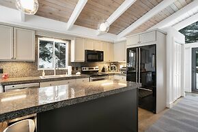 5107 Black Gore Drive 4 Bedroom Townhouse by RedAwning