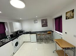 Separate One Bedroom Large Apartment in Slough