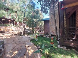 HOTEL LA CABAÑA DEL BOSQUE