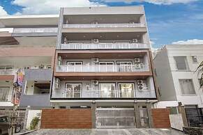 Lime Wood Stay Near Huda City Centre