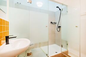 Guest Inn 2 Boutique House