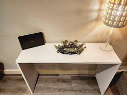 Stunning Apartment Overlooking Pembroke Castle