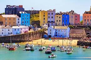 Stunning Apartment Overlooking Pembroke Castle