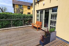 Stunning Apartment Overlooking Pembroke Castle