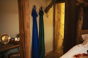 Romantic Lodge on Edge of Nature Reserve