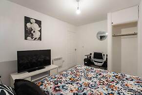Stylish 2 Bedroom Apartment in Birmingham