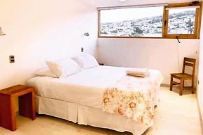 Escalera al puerto Guest House
