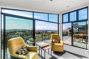 Taonga with panoramic sea views