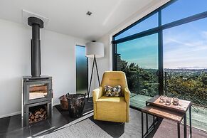 Taonga with panoramic sea views