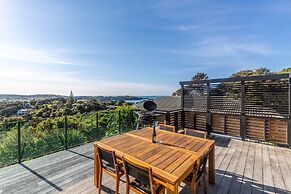 Taonga with panoramic sea views