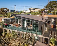 Taonga with panoramic sea views