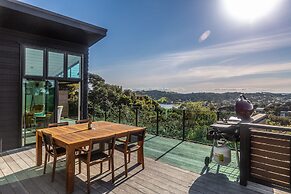 Taonga with panoramic sea views