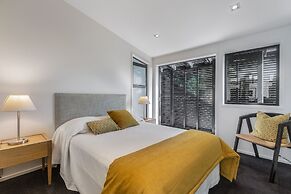 Taonga with panoramic sea views