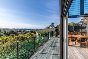 Taonga with panoramic sea views