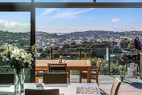 Taonga with panoramic sea views