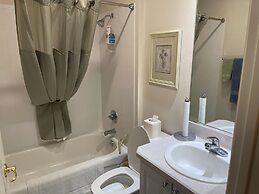 Burbank - Beautiful Designer Home Near Glenview Country Club