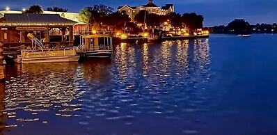 Burbank - Beautiful Designer Home Near Glenview Country Club