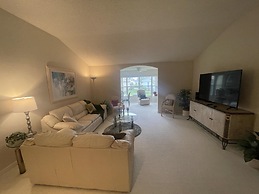 Burbank - Beautiful Designer Home Near Glenview Country Club