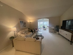 Burbank - Beautiful Designer Home Near Glenview Country Club