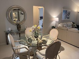 Burbank - Beautiful Designer Home Near Glenview Country Club