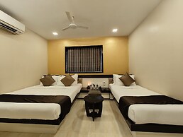 The Majlis Hotel - Near Taj Hotel Colaba