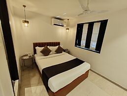 The Majlis Hotel - Near Taj Hotel Colaba