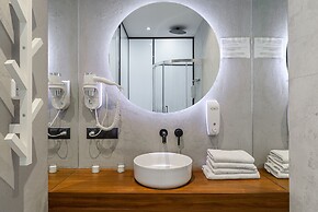 Lumina light apartment