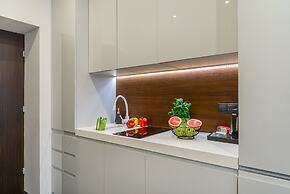 Lumina comfortable apartment in Warshaw