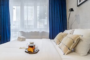 Lumina comfortable apartment in Warshaw