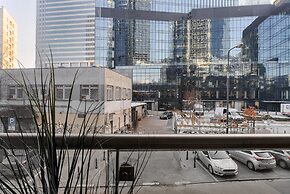 Lumina comfortable apartment in Warshaw