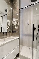 Lumina comfortable apartment in Warshaw