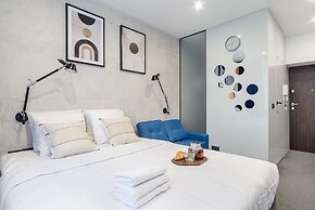 Lumina comfortable apartment in Warshaw