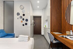 Lumina comfortable apartment in Warshaw