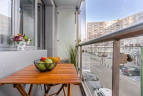 Lumina comfortable apartment in Warshaw