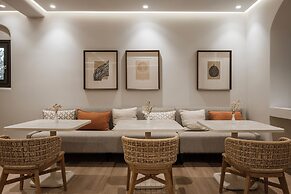 NĒRO Light-Filled Suites