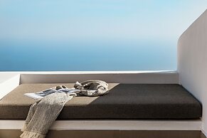 NĒRO Light-Filled Suites