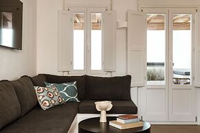 NĒRO Light-Filled Suites