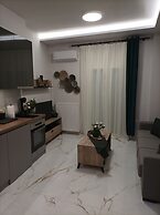 Atelier Deluxe Apt Must